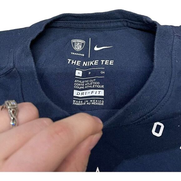 Property Of Dallas Cowboys NFL Nike DRI Fit Tshirt Size Small Navy Blue READ - Picture 5 of 9